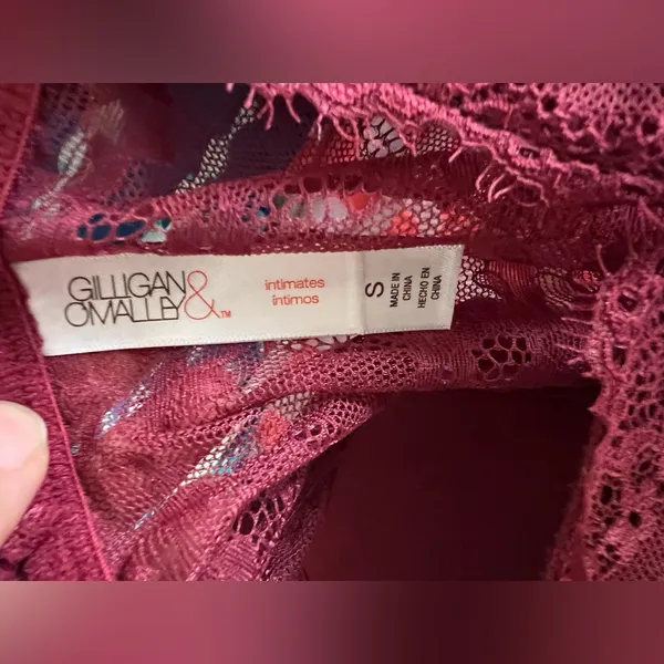 Gilligan & O'Malley Lace Chemise in Rich Burgundy - Image 3