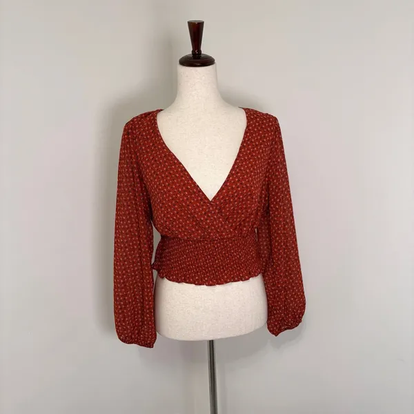 NWT Madewell Julianne Red Floral Smocked Waist Blouse Sz M - Image 2