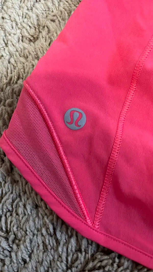Lululemon Hotty Hot Shorts 2.5" Low-Rise - Image 3