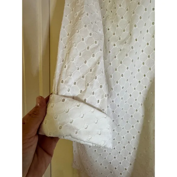 Gap Boyfriend‎ Fit Eyelet Shirt White Long Sleeve Button Down NWT Small - Image 4