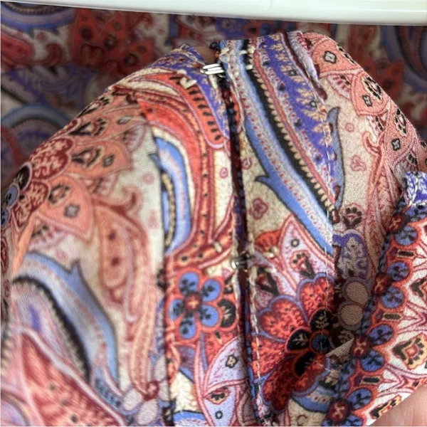 EUC ecru Paisley Print Drawstring Hem
Blouse Large - Image 4