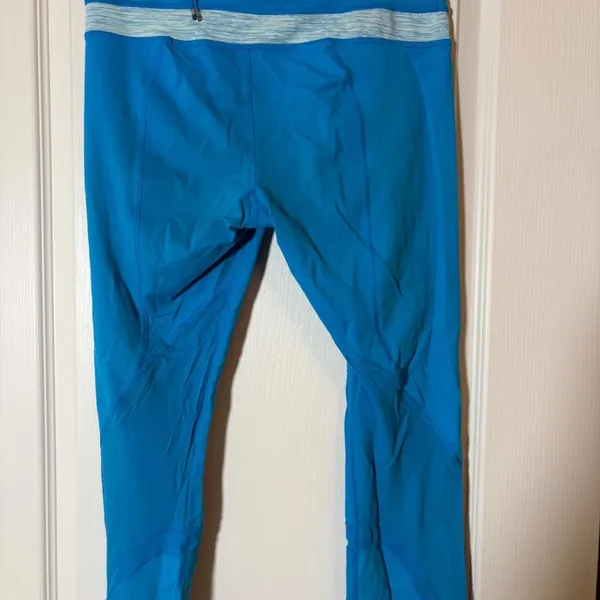 LULULEMON RUN INSPIRE CROPS 8 Beach Blanket Blue Wee Are From Space Aquamarine - Image 3