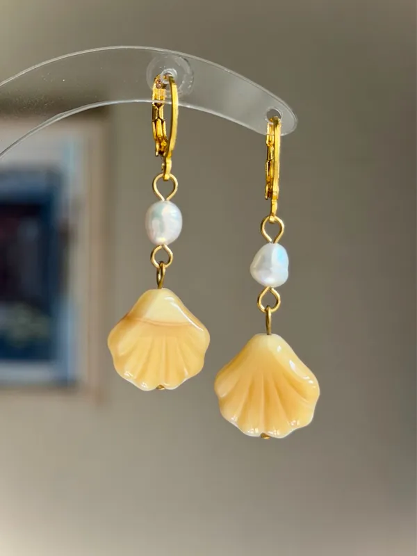 Handmade quality Czech glass beads shell & freshwater pearls dangle earrings 🐚🩵 - Image 2