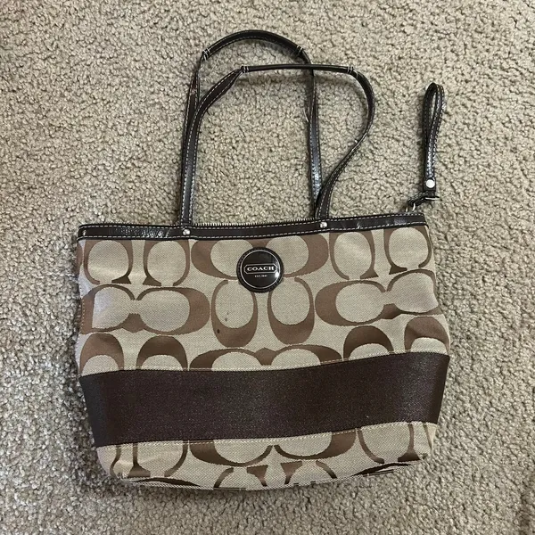 Coach Signature Monogrammed C Canvas Purse Travel Tote Bag Zip Closure - Image 2
