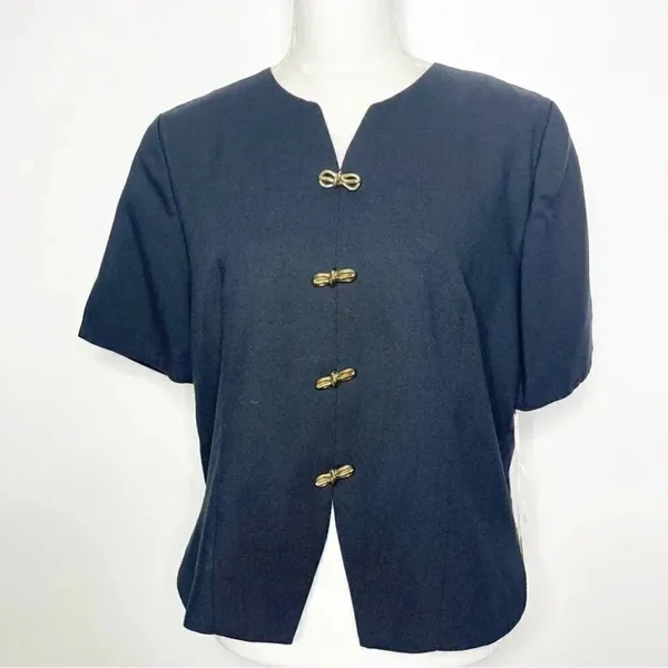 Heury Lee Black Vintage Short Sleeve Blouse Bow Button Size 12 NWT - Image 3