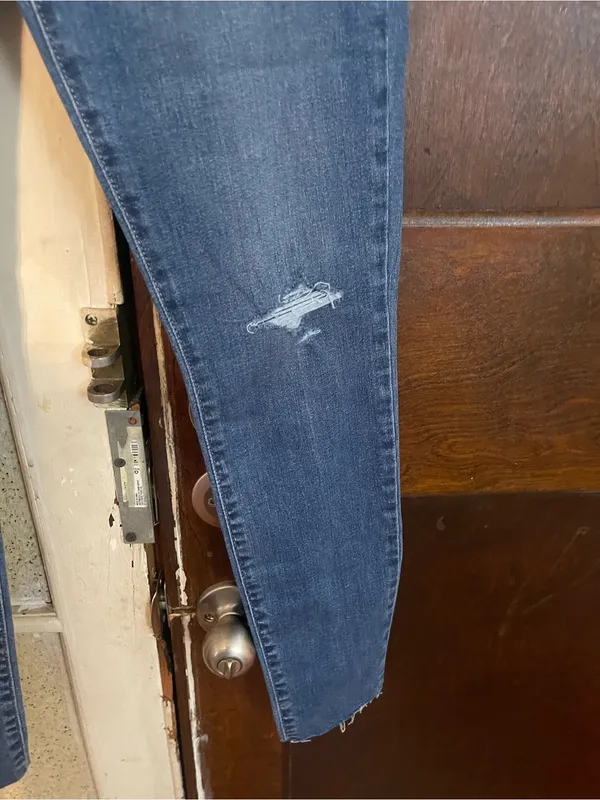 NWT GAP Women's Skinny Jeans, Medium Blue - Size 30/10 - Image 2