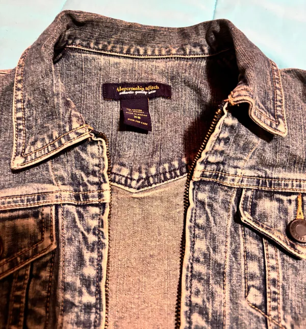 Vintage Abercrombie & Fitch dark washed vintage Jean jacket - Image 5