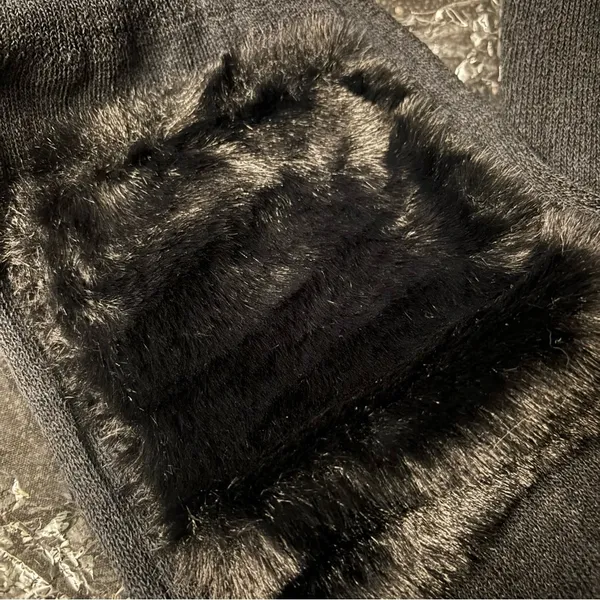 Black Knit knee Warmers with Faux Fur - Image 3