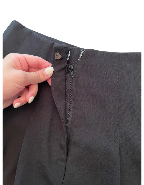 DO+BE Ultra Hi-Rise Black Pleated Shorts Size Small NWT - Image 2