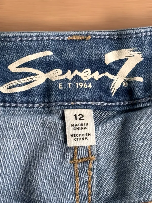 Seven7 Women’s Size 12 Blue Denim Cuffed Hem Relaxed Bermuda Shorts Americana - Image 6