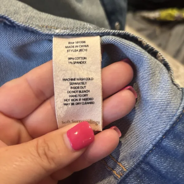 Soft Surroundings Denim Jacket Women's Large Blue‎ Jean Jacket Embossed Buttons - Image 10