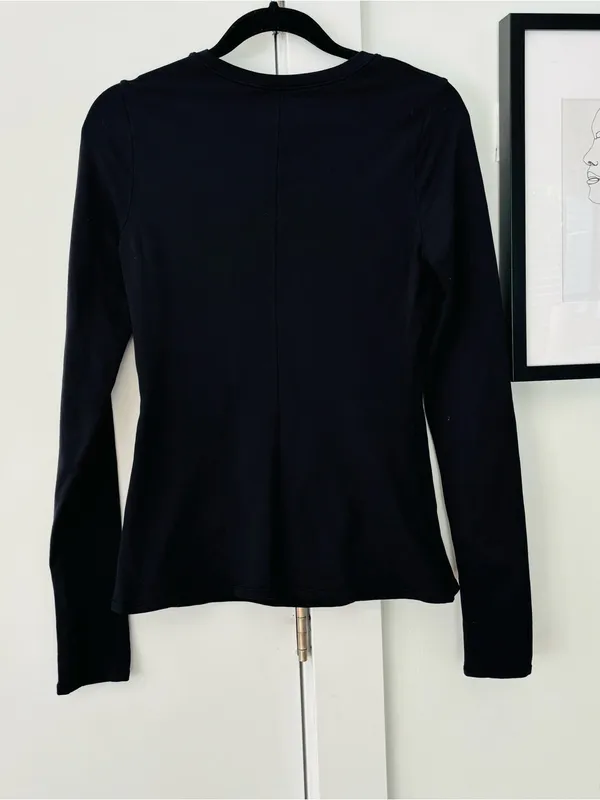Alo Yoga Black Airbrush Winter Warm Nocturne Long Sleeve size medium - Image 8