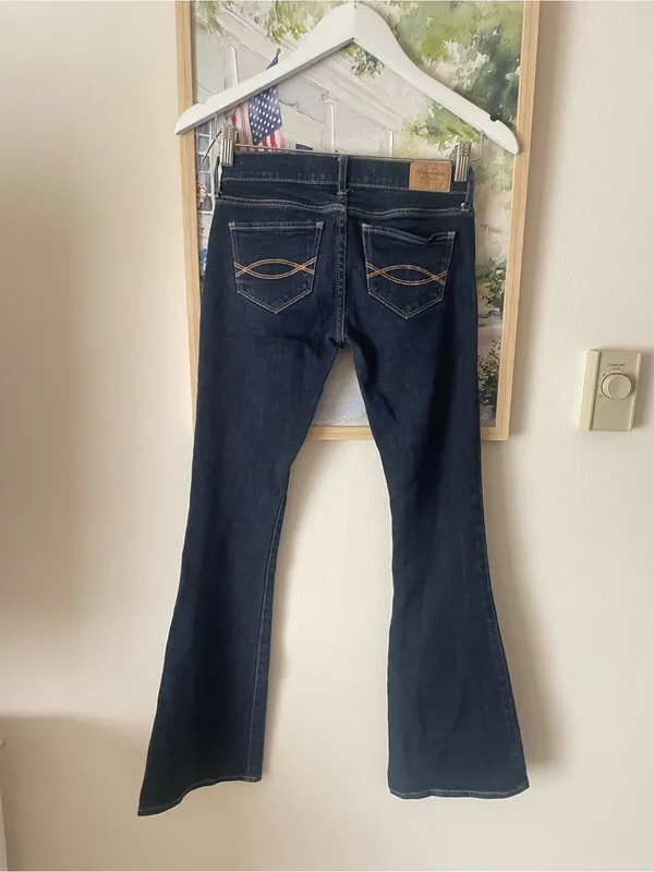 Abercrombie & Fitch Y2K Low Rise Dark Wash Flare Denim Jeans Size 00S W24 - Image 3