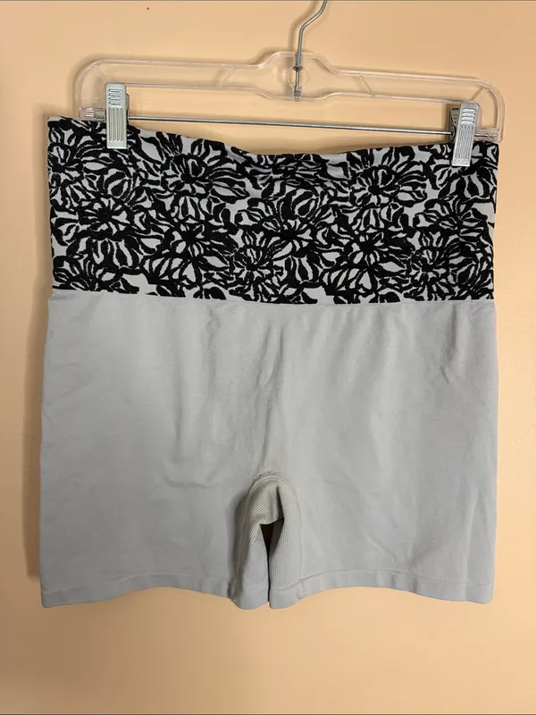 Jockey Light Gray Bike Shorts with Black Floral Waistband - Image 5