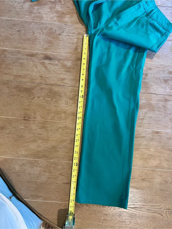 Woman’s Kelly Green Light Denim Pants, size Large - Image 4