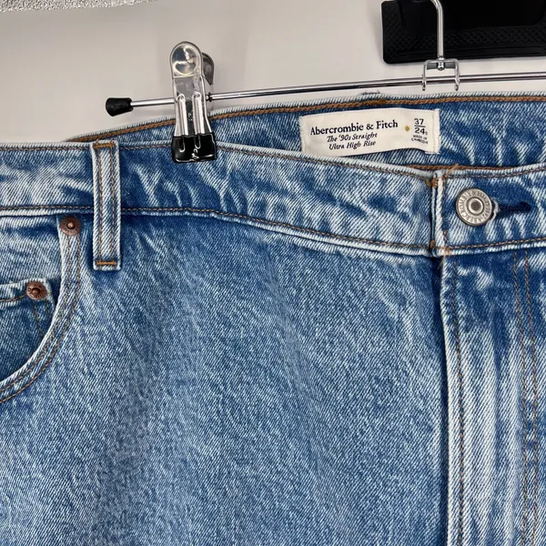 abercrombie & fitch Curve Love Ultra High Rise 90s Straight Jean 37/ 24 short - Image 4
