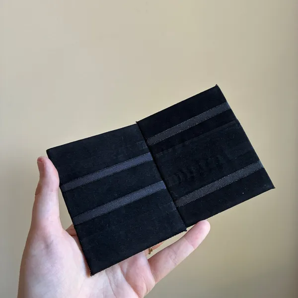 Card wallet gray black embroidered detail double open fidget - Image 2