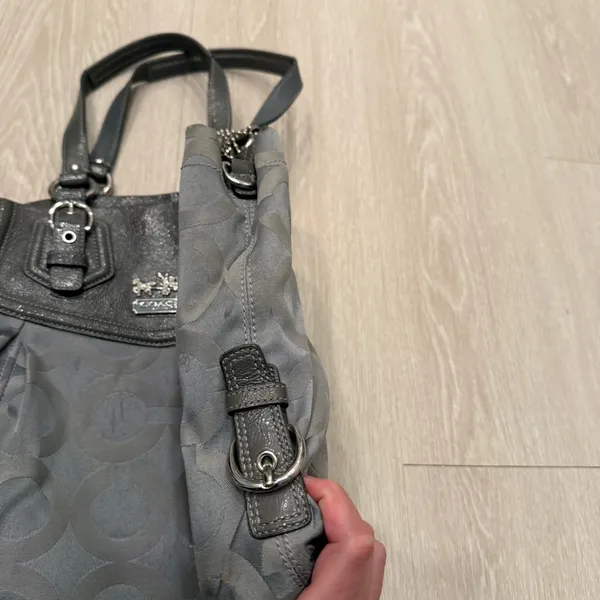 Coach Signature Madison Satchel Bag - Image 4