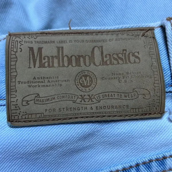 Vintage Marlboro Classics light wash, high waist cigarette jeans - Image 15