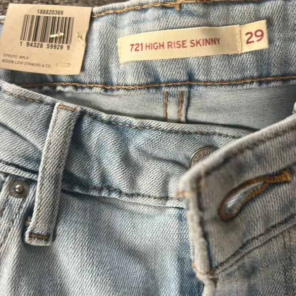 Levi's Women’s high rise skinny 721 jeans new with tags - Image 2