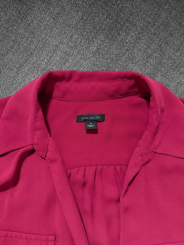 Ann Taylor Women’s Medium Magenta Long Sleeve Collared Polyester Blouse - Image 5