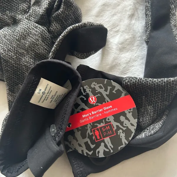 NWT Lululemon gloves - Image 2