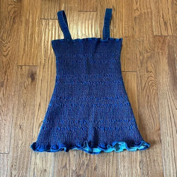 Urban Outfitters denim smocked mini dress size 6 - Image 4
