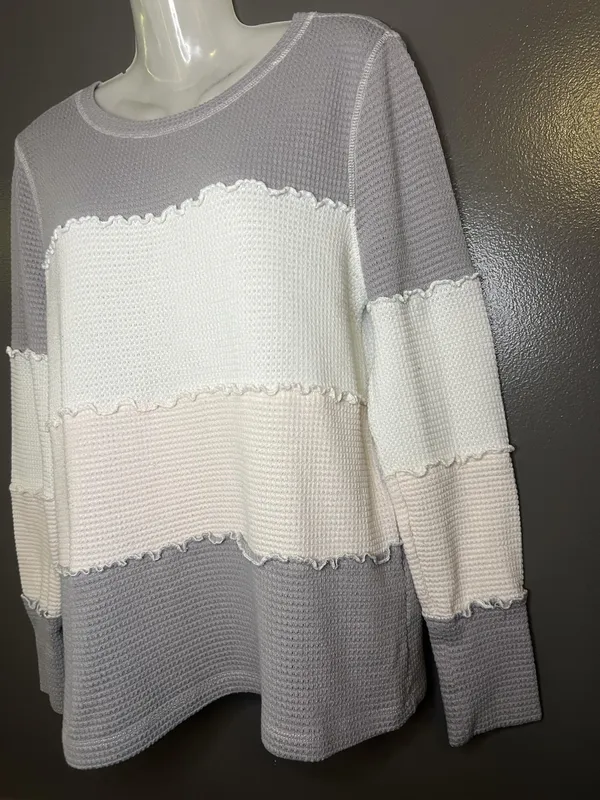 Doe & Rae Sweater Womens Medium Gray Colorblock Waffle Knit Ruffle Pullover - Image 4