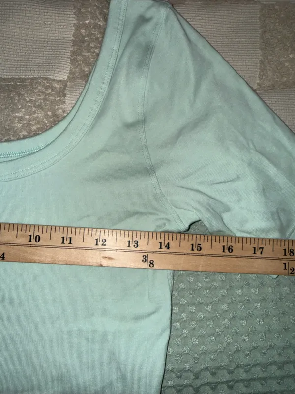 Lululemon Ribbed‎ Held Tight Tee size 8 - Image 2