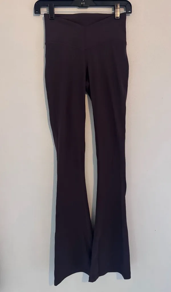 Lululemon Size 4 Align V-Waist Mini-Flare Pant in Espresso - Image 3