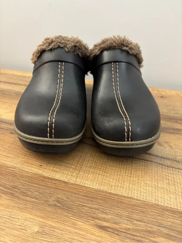 Crocs Eva Faux Fur Lined Wedge Clogs Mules Brown - Image 3