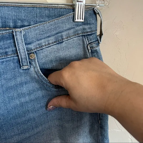 Old‎ Navy Boyfriend Glacier Cropped Denim Jeans - Image 3