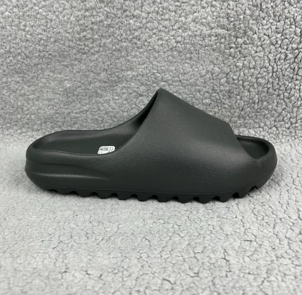 Adidas Yeezy Slide Onyx Size 8 - Image 2
