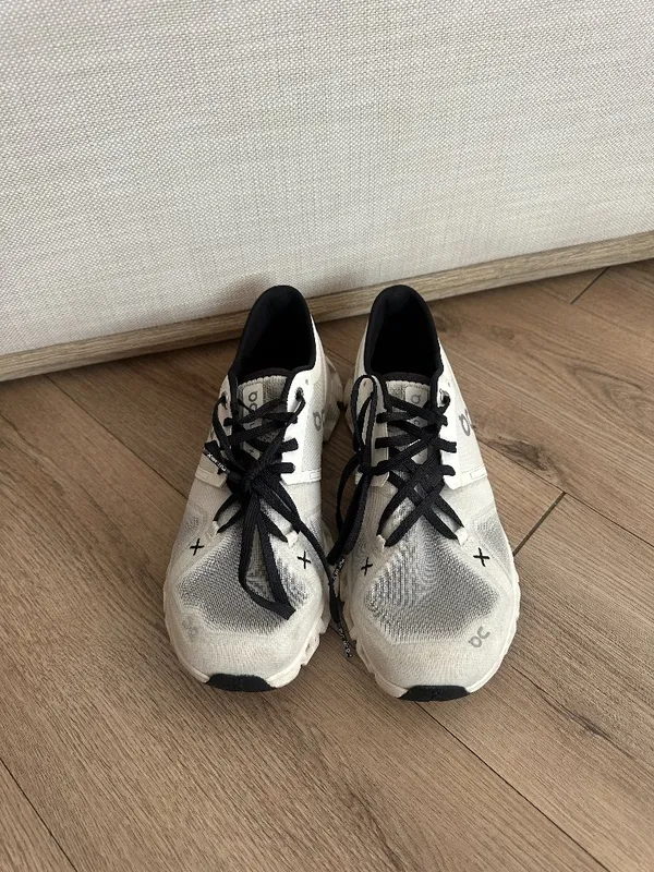 On Cloud Anthropologie X 3 Sneakers in White Size US 7.5 - Image 3