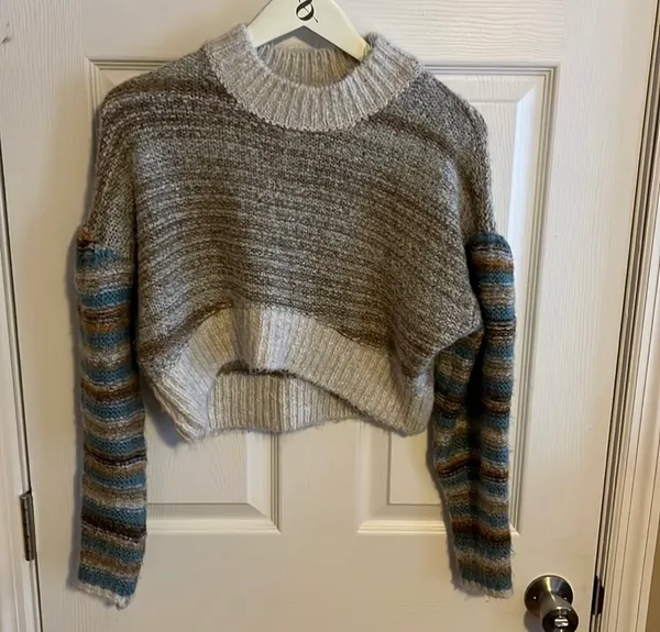 Urban Outfitters Lennon Cropped Sweater - Image 3