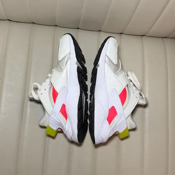 Nike Air Huarache Sneakers Size 8 White Neon Pink Volt Retro Running Shoes - Image 8