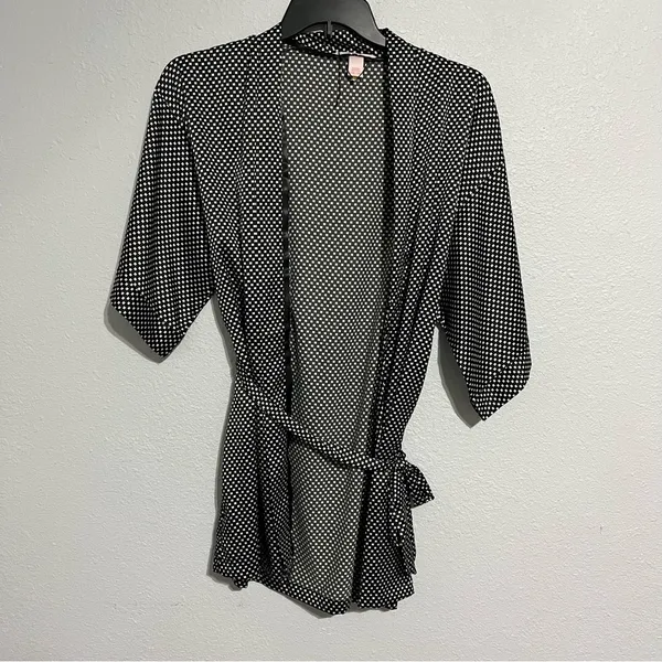 Victoria’s Secret Black & White Pattern Satin-like Robe Size Small - Image 2