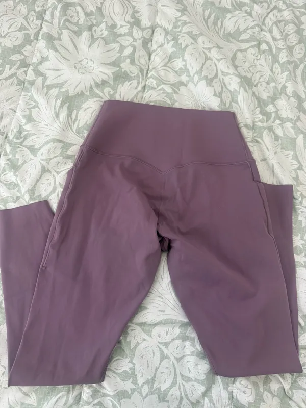 Nike Women's Mauve/Purple High-Waist Pocket Leggings - Image 2