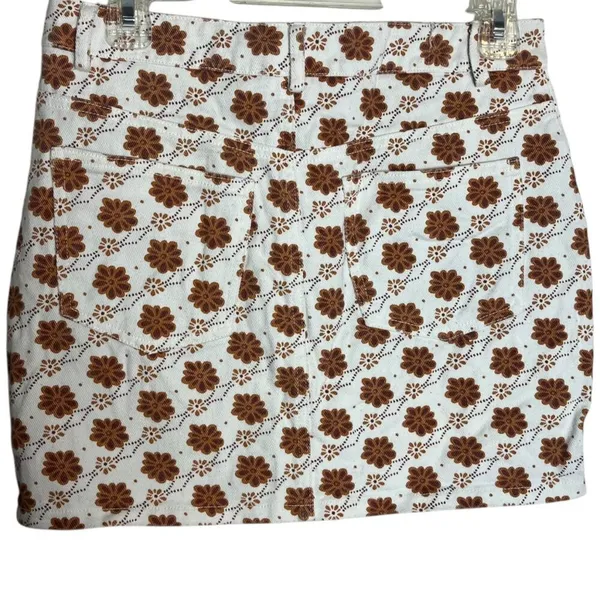 Forever 21 Women's M Denim Skirt White Floral Retro 70s Style Mini‎ High Waisted - Image 2