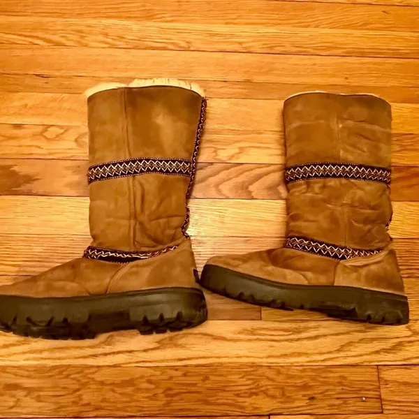 UGG Brown Suede Boots with Knit Accents - Image 2