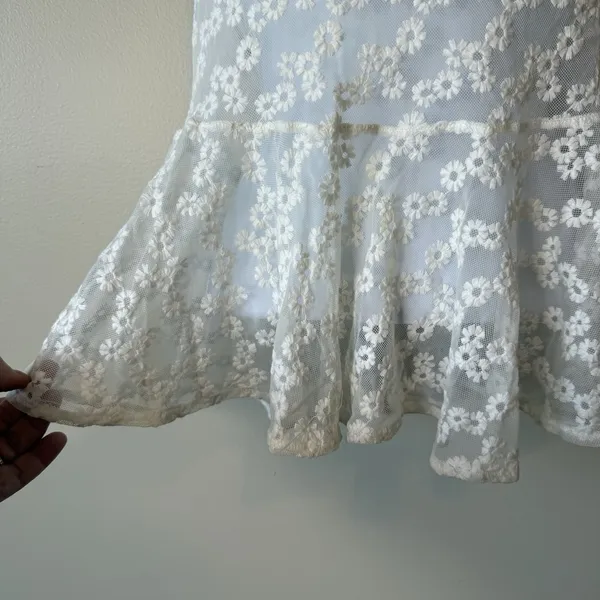 American Eagle Outfitters Women's Lace Peplum Top‎ small Ivory Floral Sheer Blou - Image 5
