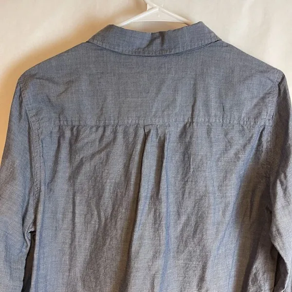 J. CREW Shirt Women's Medium Blue Chambray Cotton Button Up Collared Long Sleeve - Image 12