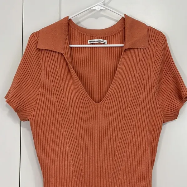 Abercrombie and Fitch Large Orange V-Neckline Ribbed Short Sleeve Sweater Dress - Image 6