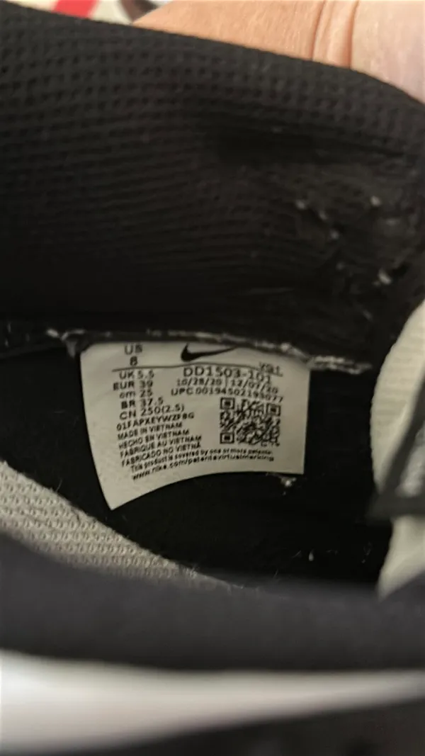 Nike Panda Dunk Low - Image 5