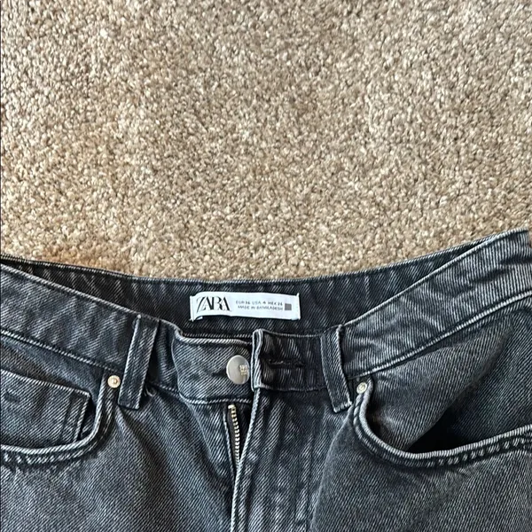 Zara Black Jean Shorts High-Waisted Frayed Hem - Image 2
