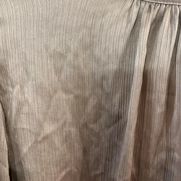 Banana republic gold satin blouse - Image 7