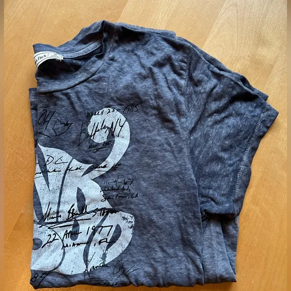 A&F Pink Floyd graphic tshirt - Image 3