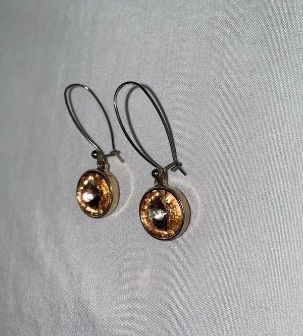 NEW Earrings Gold - Image 3