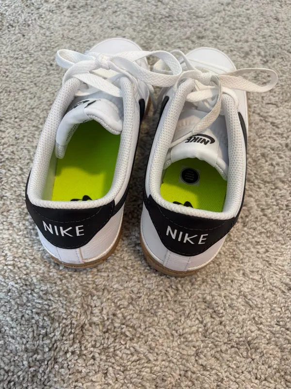 Nike Shoes - Image 4