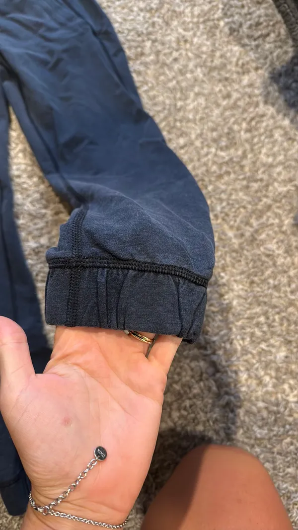 Lululemon joggers - Image 4